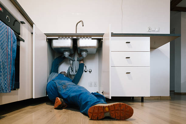 Professional Leak Detection technician working in Hallie, KY